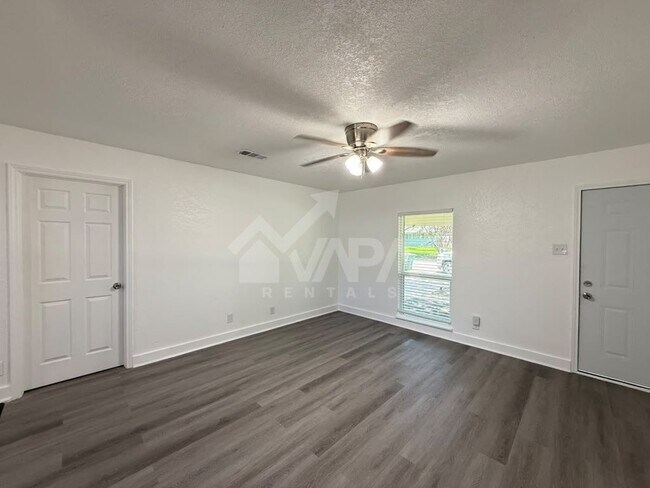 Photo - 106 Covina Ave