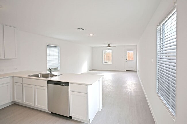 Photo - 7530 India Star