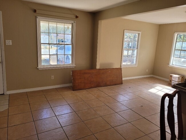 Photo - 3 bed 1 bath for rent