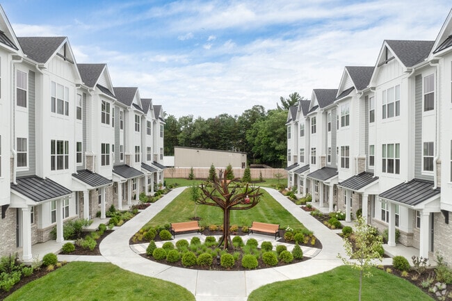 Enclave Crystal Lake Townhomes and Apartments