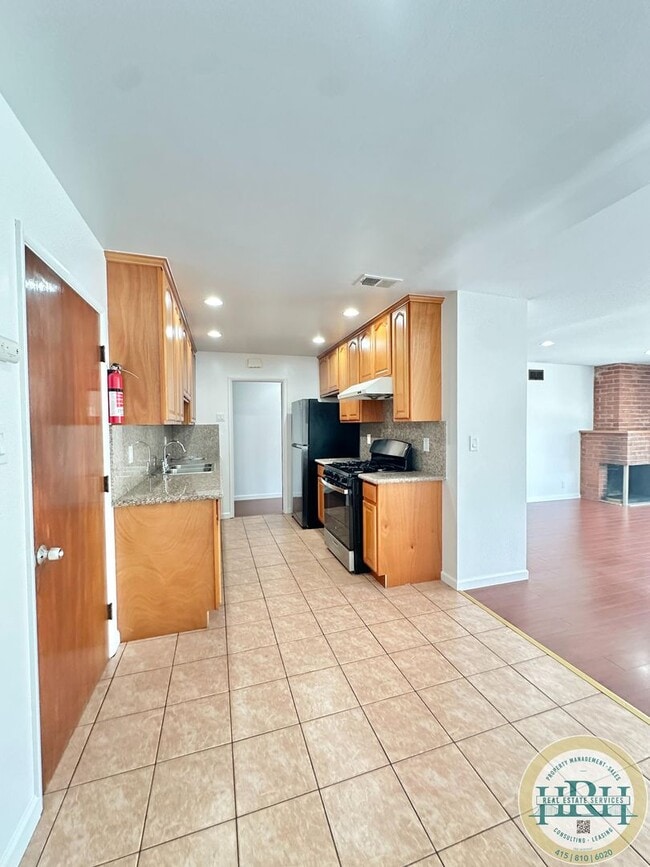 Photo - Spacious & Bright 3BR|2BA House in the Hea...