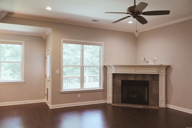 Photo - 205 Windcrest Cir