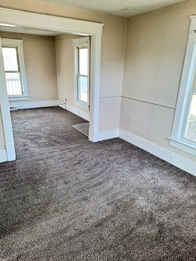 Photo - 2157 10th St SW