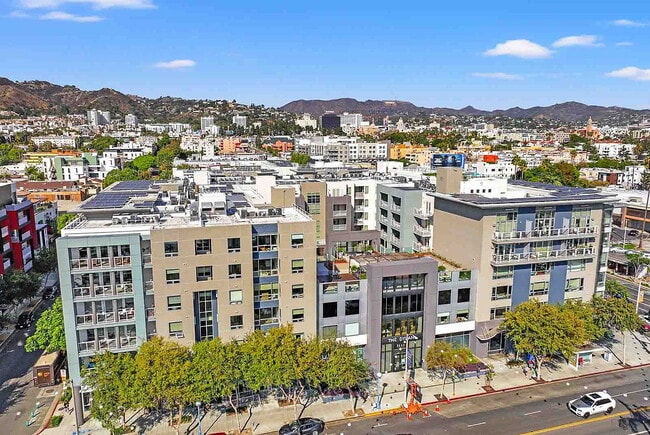 Building Photo - The Dylan