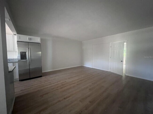 Photo - 1353 Lakeview Rd