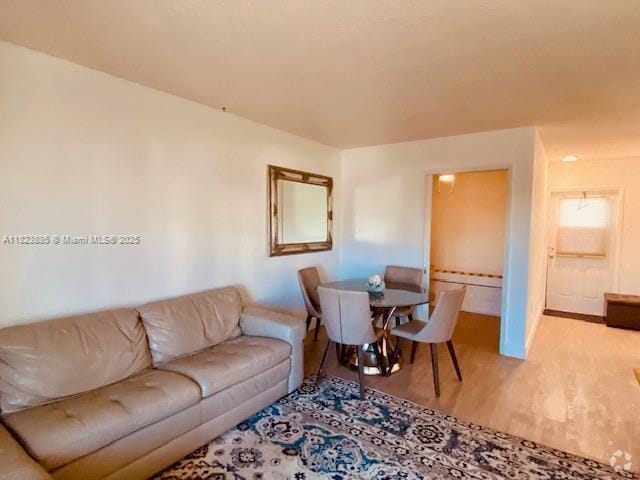 Building Photo - 3201 SE 14th St Unit 605 Rental
