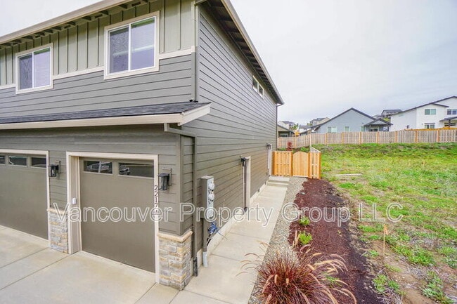 Photo - 2217 E Juniper Cir