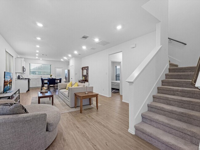 Photo - 3008 Delancey Bnd Wy