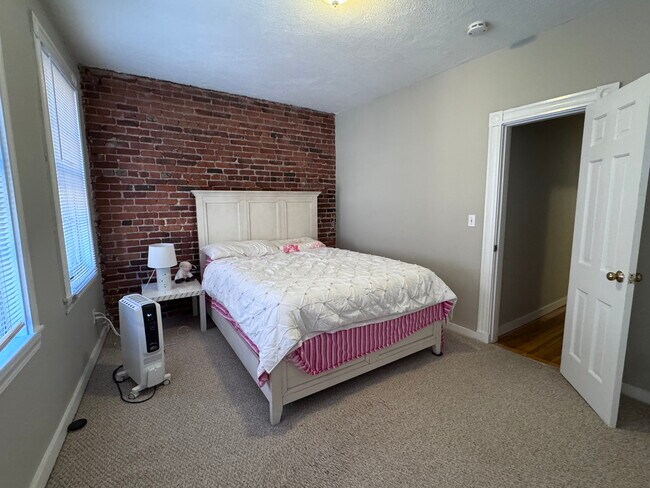 Photo - 82 Phillips St Unit 2