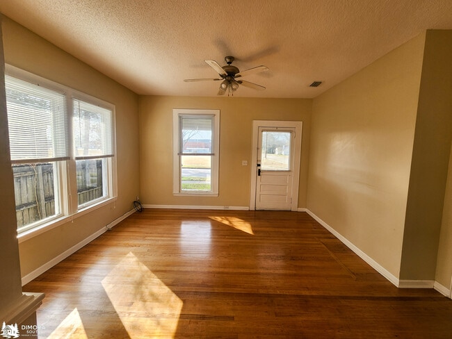 Photo - 501 S Presley St