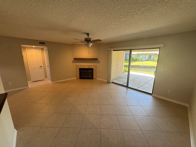 Photo - Spacious Two Bedroom Two Bath Condo in Pon...