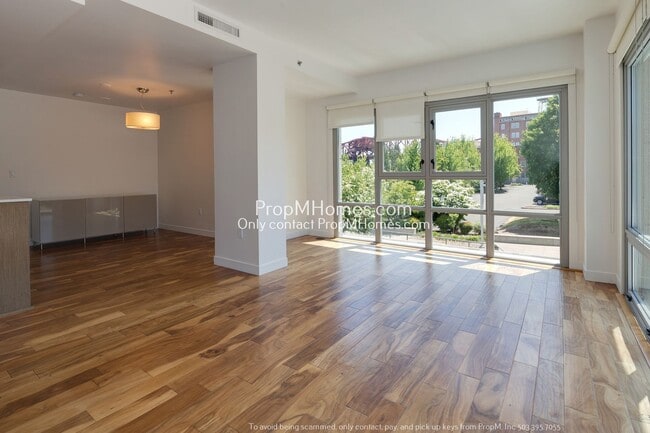 Photo - Luxurious One Bedroom Condo at the Pearl District Waterfront! Unit 210
