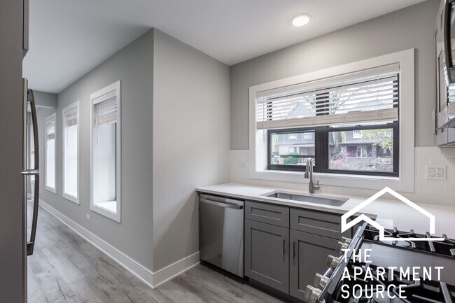 Photo - 1139 Oak Ave Unit W2