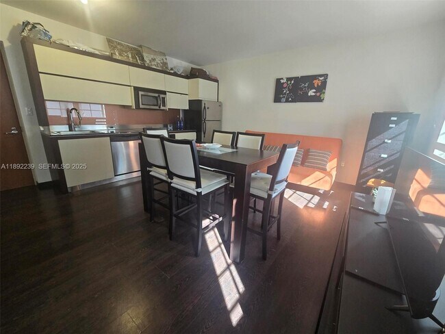 Photo - 435 21st St Unit 209