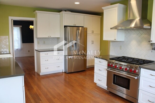 Photo - 5 Bedroom, 4 Bathroom Historic Tacoma Home