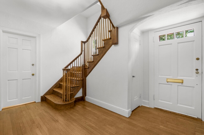 Photo - 121 Walworth Ave