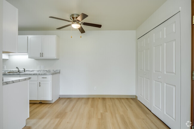 1 habitación, 1 baño, 677 pies cuadrados, comedor - Springdale Apts