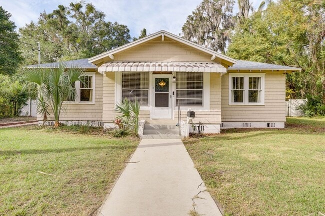 Photo - 6932 Oakwood St