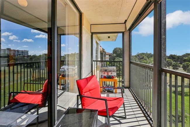 Photo - 5570 NW 44th St Unidad 510A