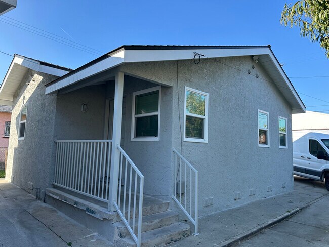 Photo - 241 W 89th St Unidad 241,2411/2,warehouse