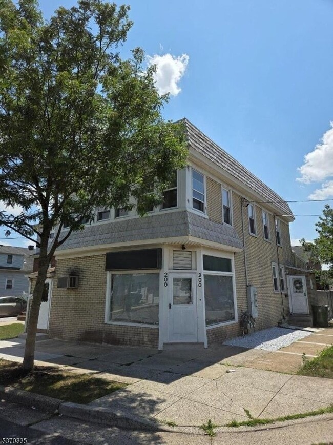 Building Photo - 200 Jefferson Ave Unit 1-1 Rental