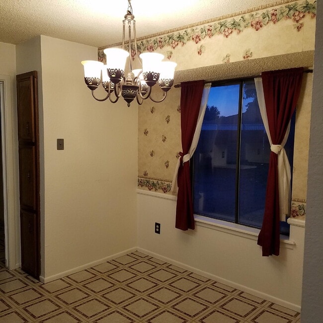 Photo - Location Location. 3/2/2 Adorable Home