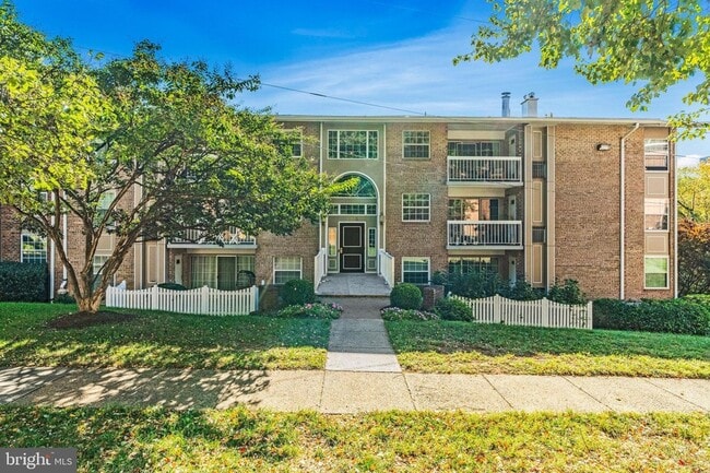 Photo - 1935 Wilson Ln Unit 203
