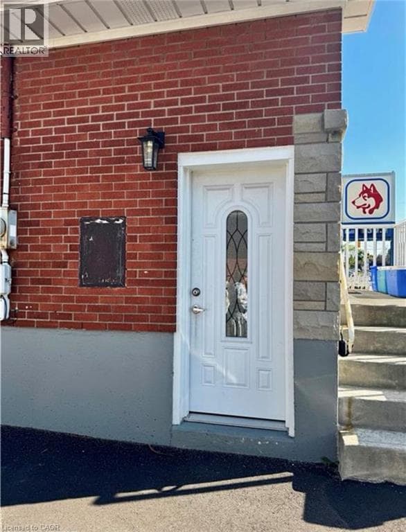 Photo - 787 Upper Ottawa St