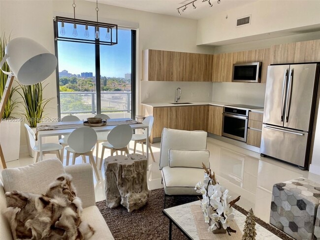 Building Photo - 2960 NE 207th St Unit 517