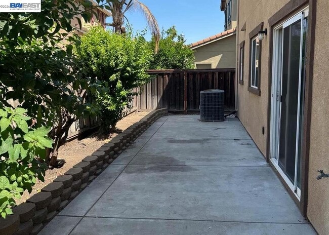Photo - 17359 Stone Celler Way