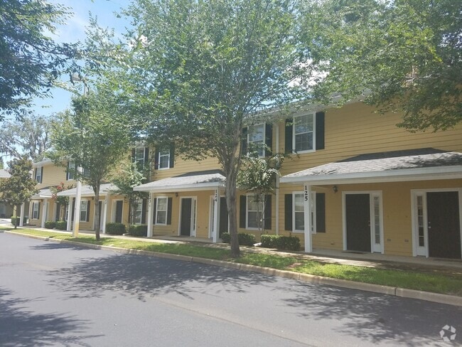Building Photo - 2933 SW 35th Pl Rental