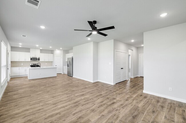 Photo - Discover the Best of Midlothian Living