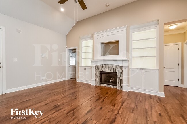 Photo - 8682 Valmont Cir