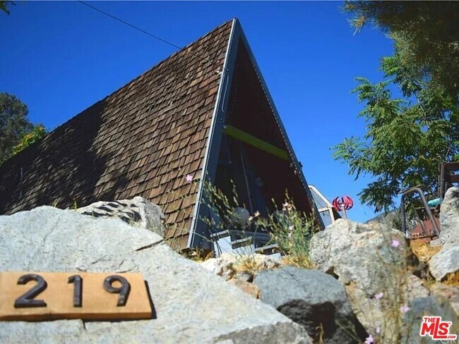 219 Pine Canyon Rd