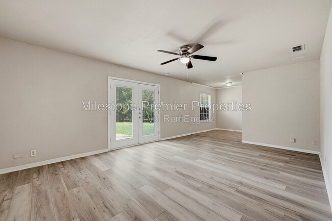Photo - 302 Iowa St