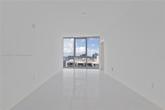 Photo - 300 Biscayne Blvd Way