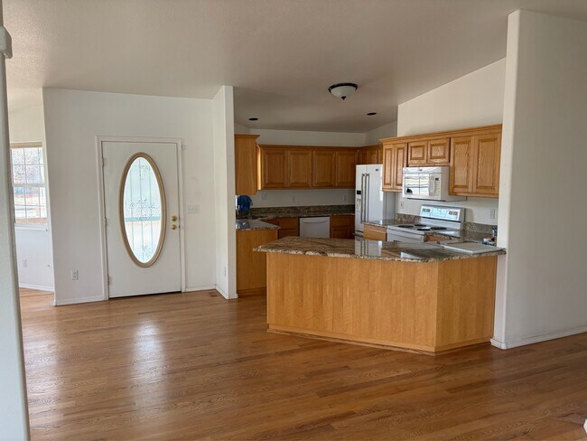 Photo - 2745 Country Club Way