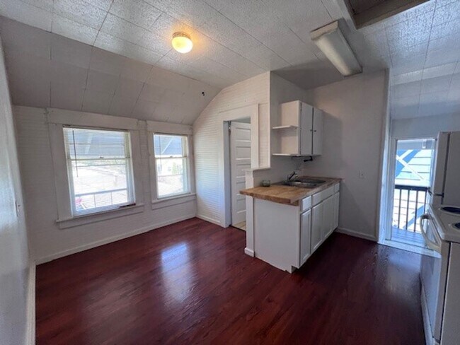 Photo - 2211 A St Unit #1
