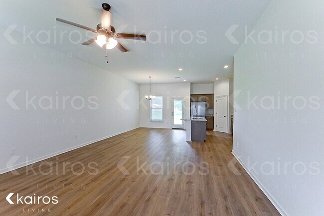 Photo - 101 Teddy Ln