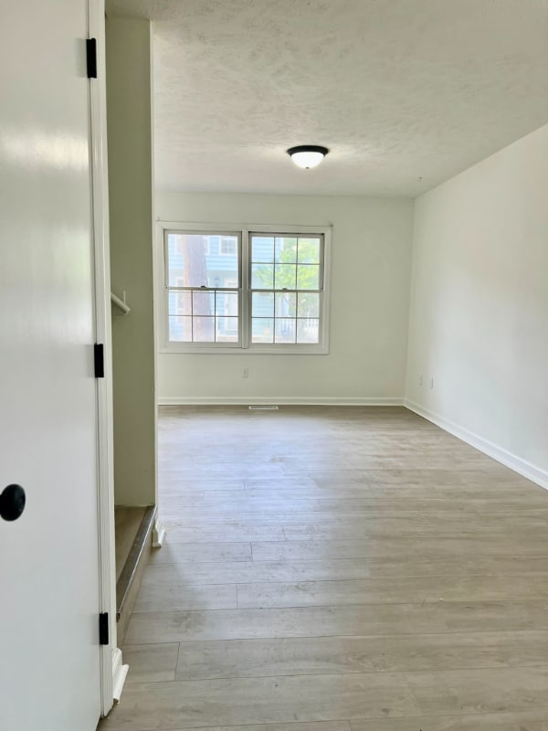 Photo - 402 74th Ave N