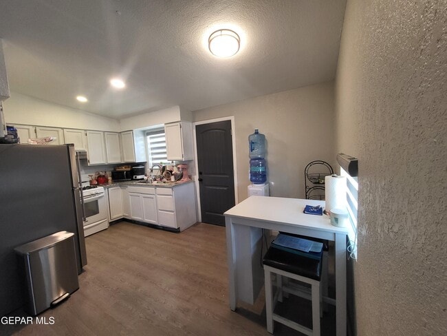 Photo - 144 Marquita Ln