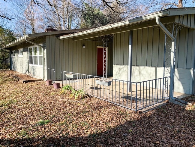 Building Photo - 1405 Crocus Ln Rental