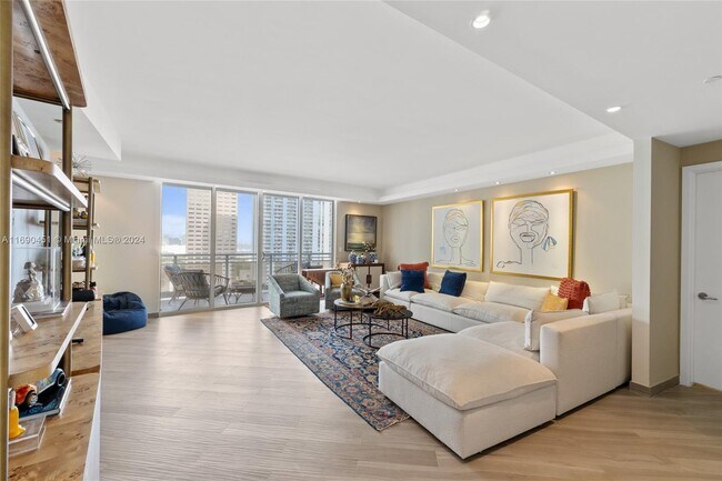 Photo - 901 Brickell Key Blvd