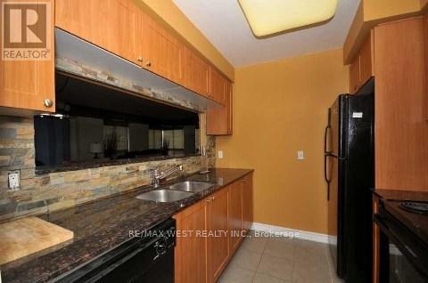 Photo - 16 Dallimore Cir Unité 403