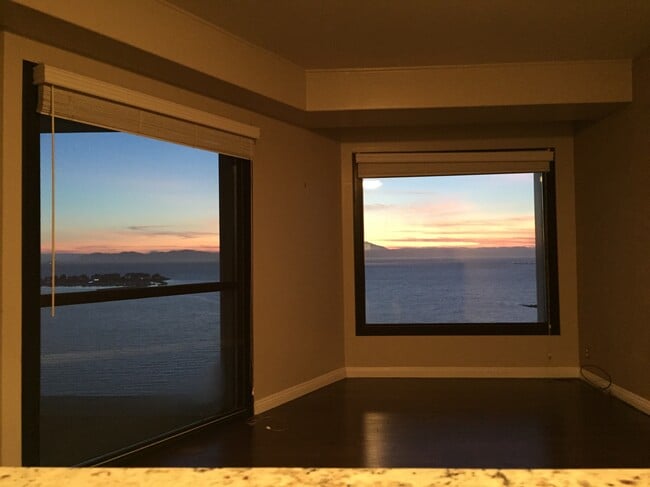 Photo - 6363 Christie Ave