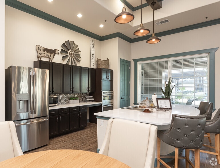 La Stella Independent Senior Living