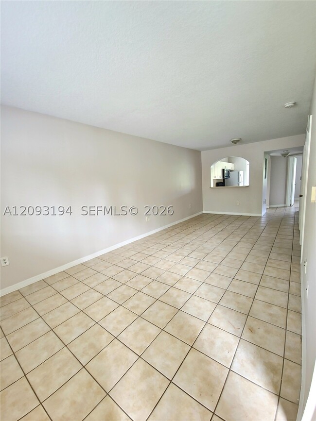 3398 NE 9th Dr Unit 102