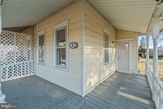 Photo - 606 Spruce St