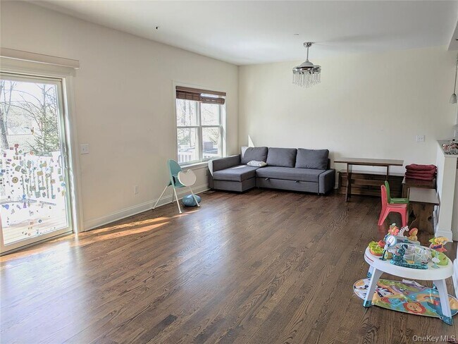 Photo - 304 Boulder Ridge Rd