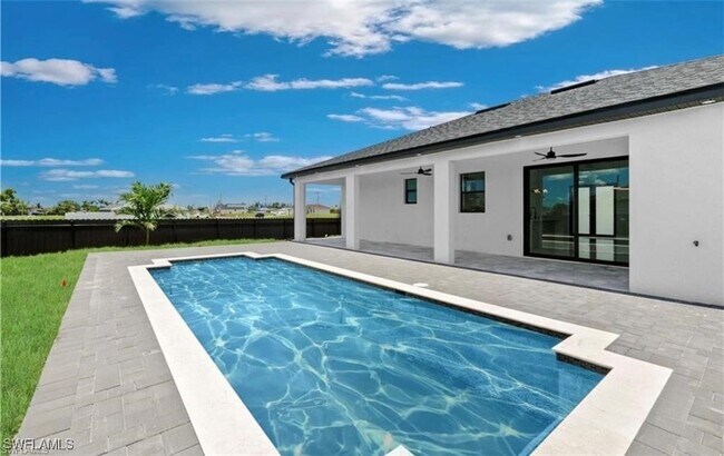 Photo - 310 Diplomat Pkwy E